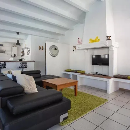 Tatil Evi Mit 2 Schlafzimmern Und Grossem Pool In *