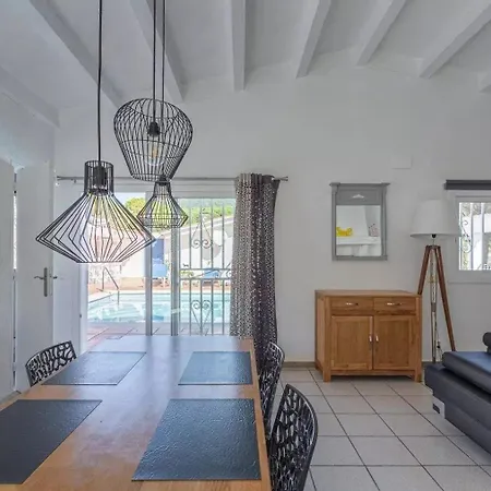 Tatil Evi Mit 2 Schlafzimmern Und Grossem Pool In *